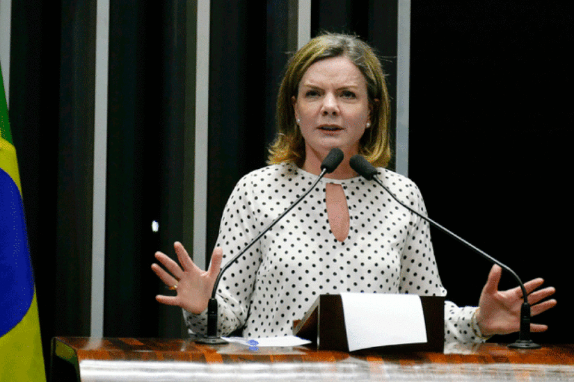Gleisi Hoffman é reeleita presidente nacional do PT
