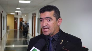 Deputados pega carona e repete ação de colega ao TJ