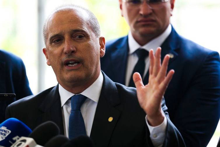 Ministros deixam temporariamente governo para assumir vaga na Câmara