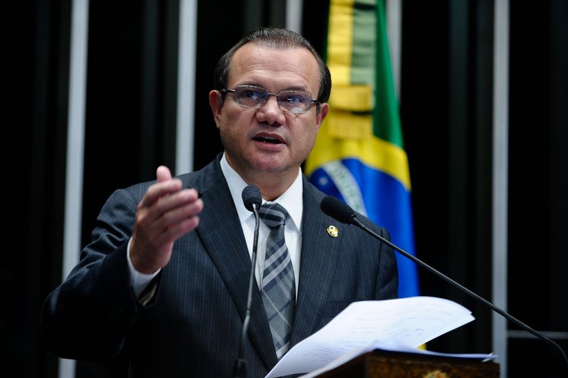 Wellington segue réu por “máfia das ambulâncias”