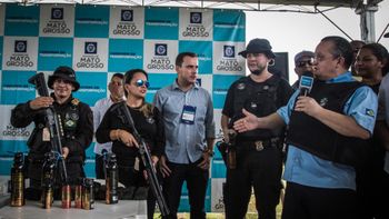 Governo entrega mil coletes balísticos e armas ao sistema penitenciário