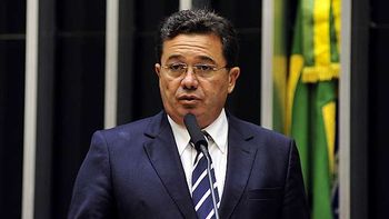 PF faz buscas nas casas de ministro do TCU e de ex-presidente da Câmara