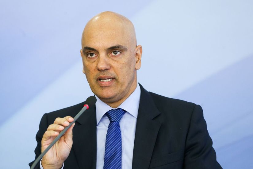 Alexandre de Moraes defende inquérito sobre fake news
