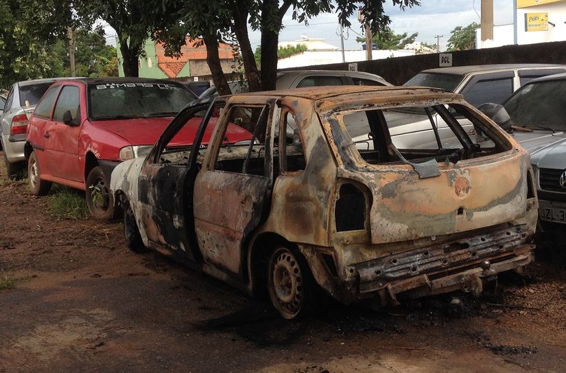 Homem é suspeito de atear fogo em carro de ex-esposa no Campo Limpo