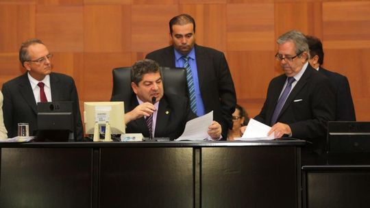 Em sessão, deputados debatem criação da Frente Parlamentar da Juventude