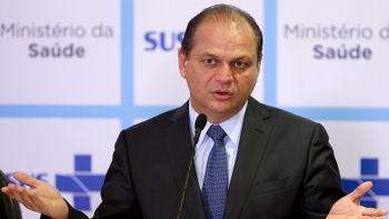 Ministro as Saúde se diz Ministro da Saúde diz ser favorável à proibição de aditivos em cigarros