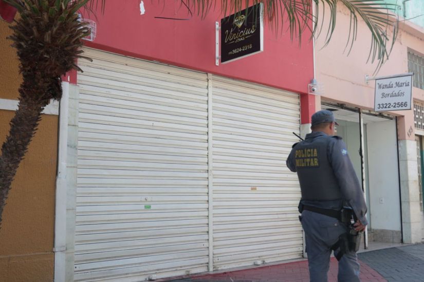 Casal acusados de tentar matar dono de joalheria são condenados a mais de 14 anos de prisão