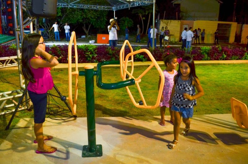 Pinheiro segue com o compromisso de gestão humanizada e entrega mais duas praças revitalizadas