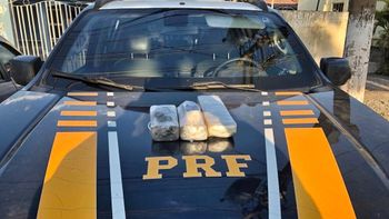 Motociclista na contramão é preso pela PRF com maconha