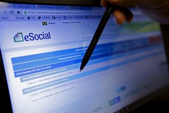 Primeira fase de implantação do eSocial para empresas começa nesta segunda 