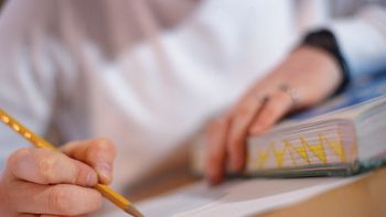 Inscrições para concurso com salários de até R$ 4,1 mil começam nesta segunda