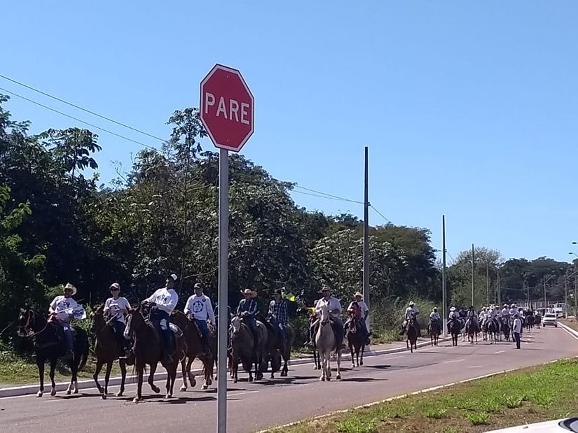 Cavaleiros vão as ruas de Cuiabá a favor do esporte equestre 
