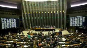 Estudo mostra que 75% dos deputados federais devem se reeleger