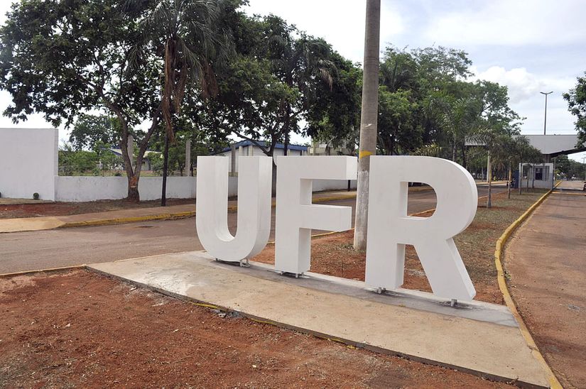 Estudantes brancos que se declararam negros devem perder vaga na UFMT e UFR