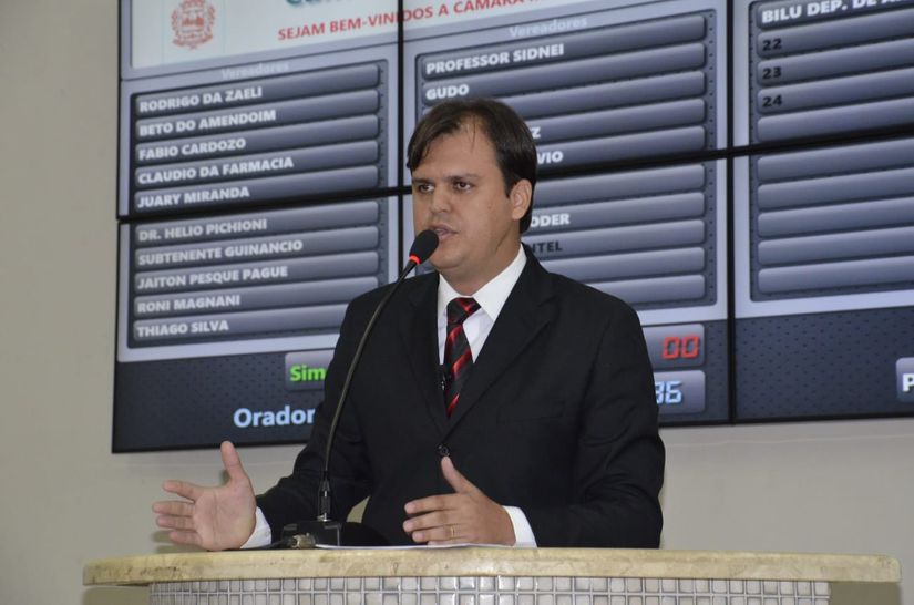 Thiago Silva apresenta sugestões para melhorias no transporte público