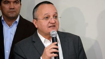 Convidada para coletiva, imprensa tomou chá de cadeira de Taques