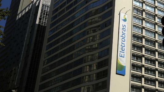 MP sobre privatização da Eletrobras é retirada da pauta da Câmara