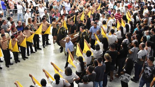Adolescente se apresenta, nega participação em massacre e é liberado