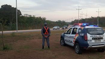 Homem é preso por alertar condutores sobre blitz da PM
