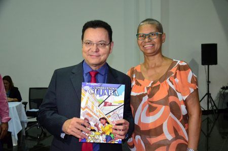 Botelho enaltece trabalho de Jacy Proença durante lançamento de livro