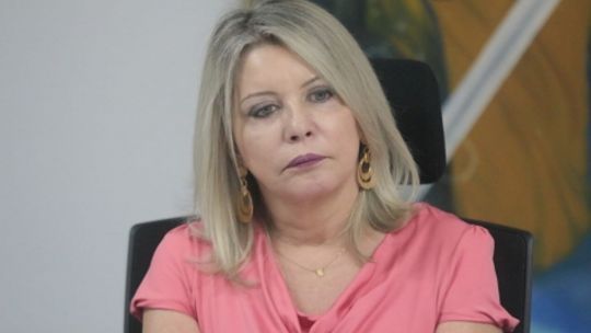 Cassada há mais de três meses, Selma continua no cargo