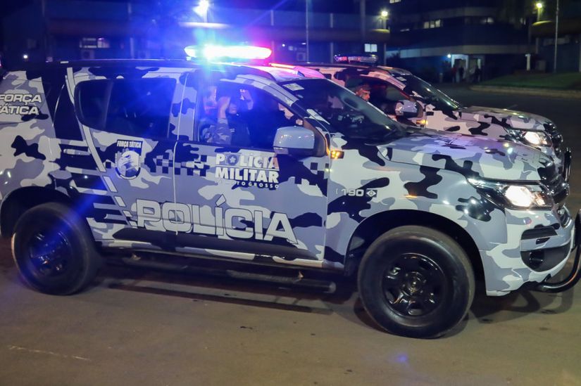 Homem é assassinado com facada no pescoço e Força Tática prende casal de suspeitos 