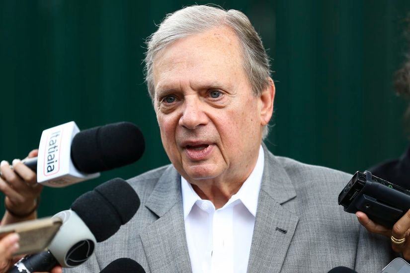 Tasso complementa voto e faz ajustes no texto