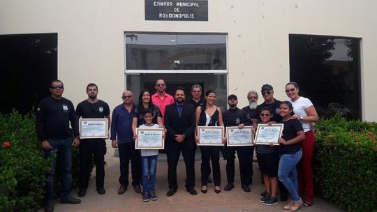 Policiais de delegacias de Rondonópolis recebem homenagens