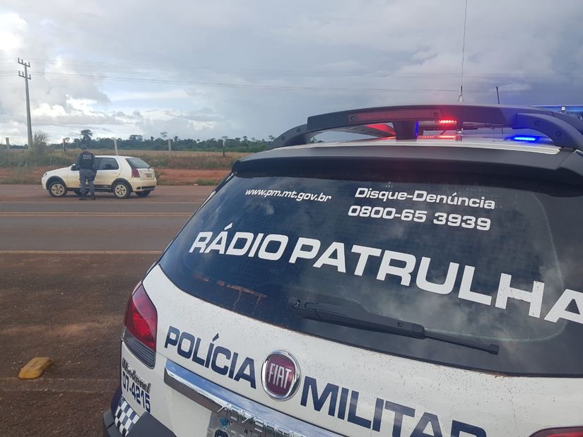 Mulher se depara com ladrão ao chegar em casa, chama a PM e suspeito é preso 