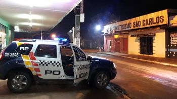 Mulher desfere facada em homem após desentendimento na frente de boate 