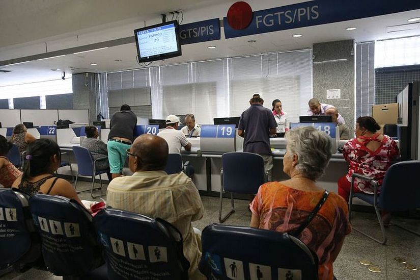 Pessoas com 60 anos ou mais sem conta bancária já podem sacar o PIS/Pasep