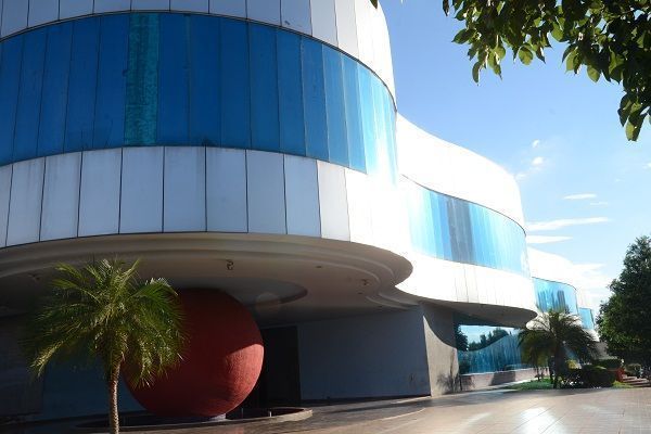 Com mais 186 servidores a Folha vai lá pra cima. . .