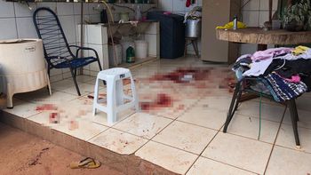 Assaltante morre e outro fica ferido em troca de tiros com a PM