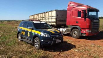 PRF recupera carreta roubada em menos de 12h após registro do crime