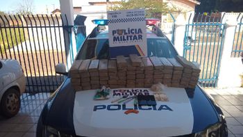 Dupla é detida com mais de 70 tabletes de maconha pela PM