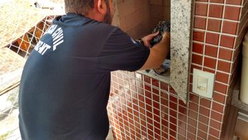 Flávio Taques foge com ajuda de servidora e polícia encontra papeis queimados 