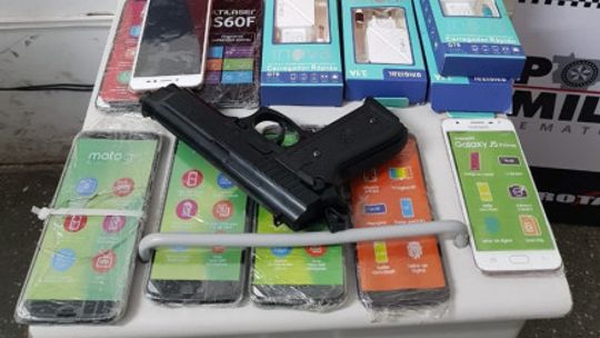 Criminosos rendem funcionários e roubam 13 celulares de loja Americanas em Cuiabá 
