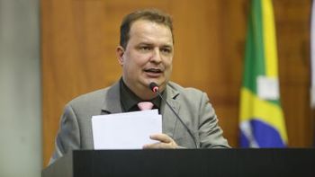 Seduc responde Max Russi assegurando retirada de salas de containers ainda em 2019