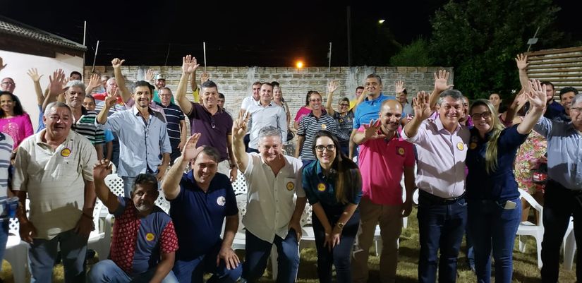 Janaina inicia campanha e reúne dezenas de apoiadores da 'Onda Roxa' em Colíder
