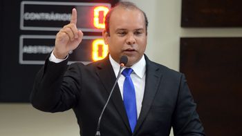 Barganha de Sachetti por cargos na Prefeitura tem custado caro ao prefeito, diz vereador