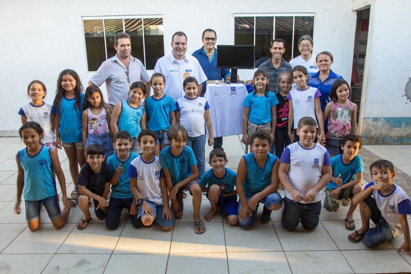 Escola com um dos melhores Ideb de MT recebe móveis e computadores