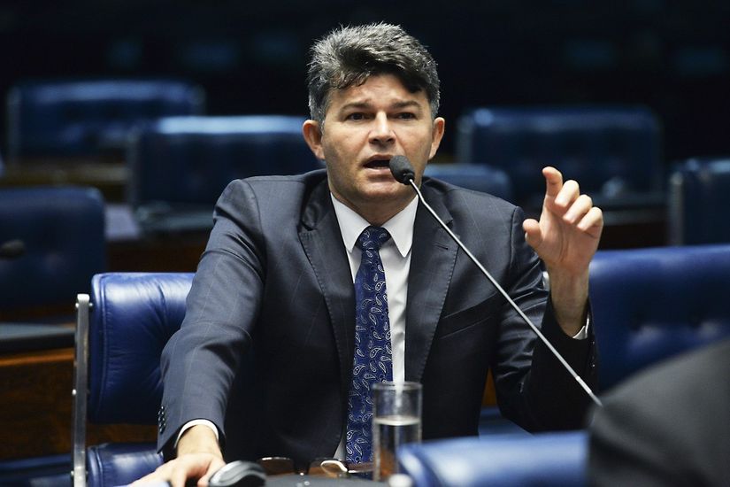 Sobre Educação, Medeiros acredita em doutrinação e defende fim de progressão continuada