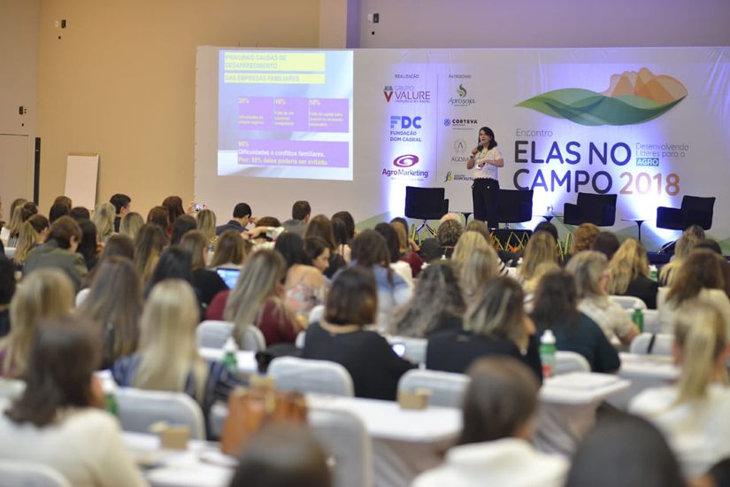 Mais de 400 mulheres participam de evento especializado em agronegócio