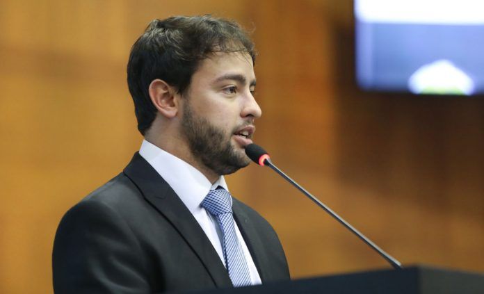 Deputado rebate críticas de Janaina e esclarece gastos de Verbas Indenizatórias