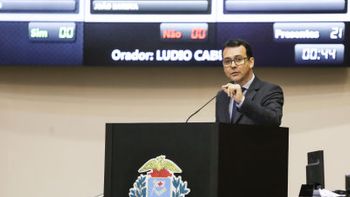 Lúdio Cabral propõe anular decreto que dificulta licença-prêmio