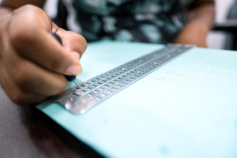 Biblioteca Estevão de Mendonça abre inscrição para curso gratuito de Braille