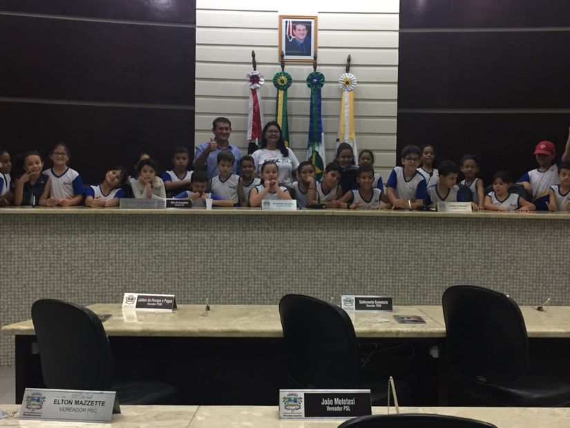 Crianças vão à Câmara conhecer estrutura e trabalhos realizados pelos vereadores