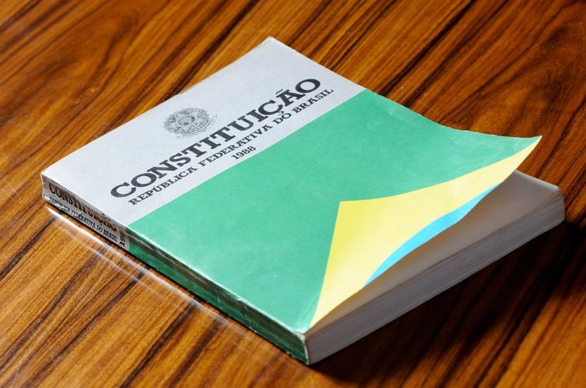 Comissão permanente irá regulamentar dispositivos constitucionais