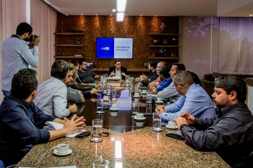 Governo apresenta reforma da previdência para sindicatos e associações de segurança pública