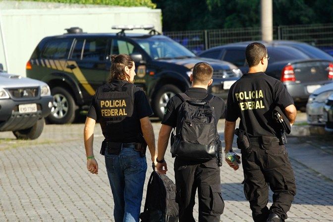 PF faz operação contra desvio de dinheiro no setor de energia elétrica